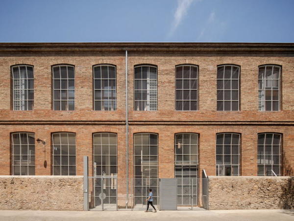 Fabrikumbau in Barcelona von Roldn + Berengu