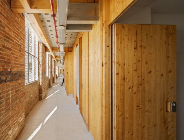 Fabrikumbau in Barcelona von Roldn + Berengu