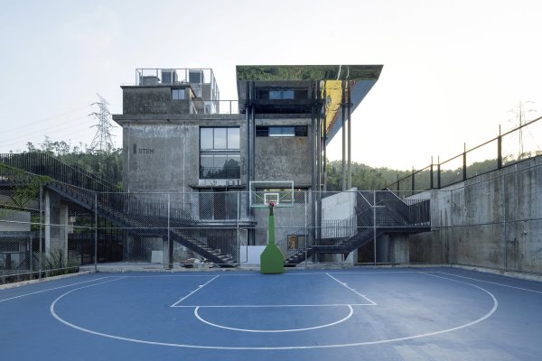 Das Wissenschaftsgebude war frher ein Lagerhaus fr die Frberei