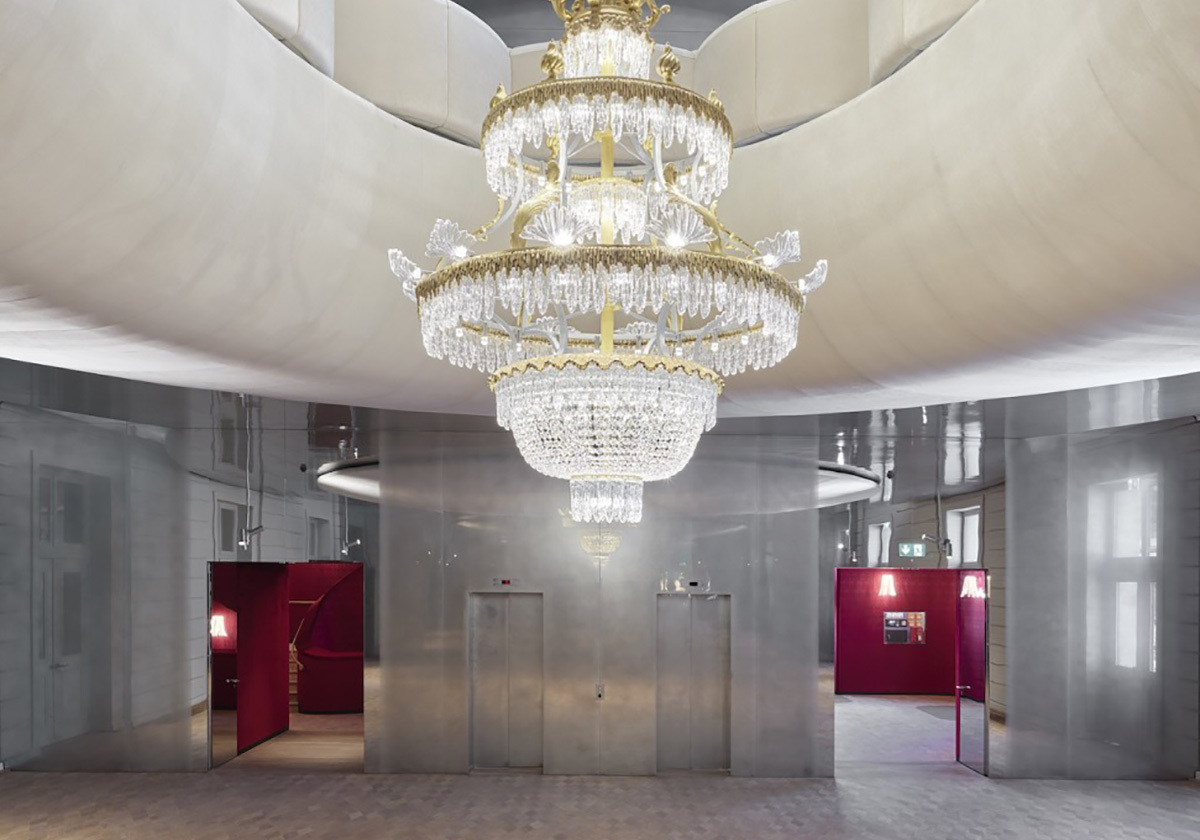 Frivoles Foyer
 - Umbau des Stadtcasinos Basel von Herzog & de Meuron