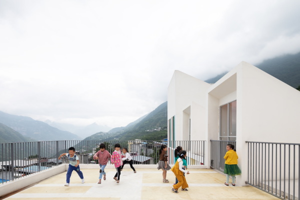 Kindergarten in Sichuan von Atelier Y