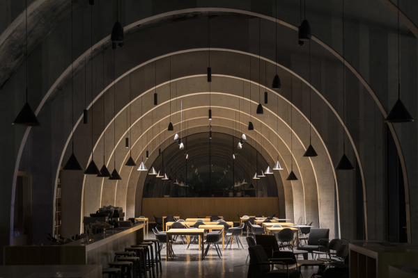 Weingut in S�dm�hren von Chybik + Kristof