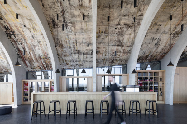 Weingut in S�dm�hren von Chybik + Kristof