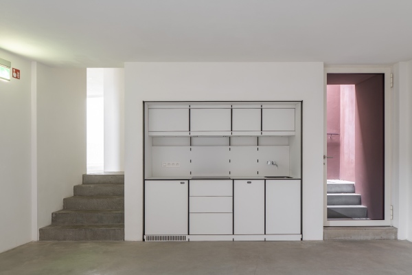 B�rok�che im Zwischengeschoss