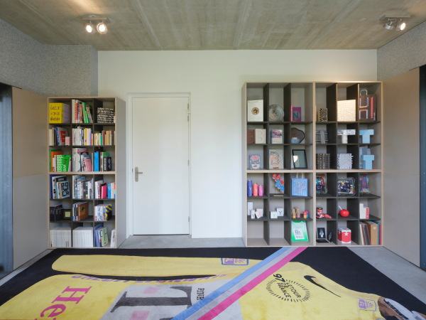 B�robau in Amsterdam von Thonik und MMX