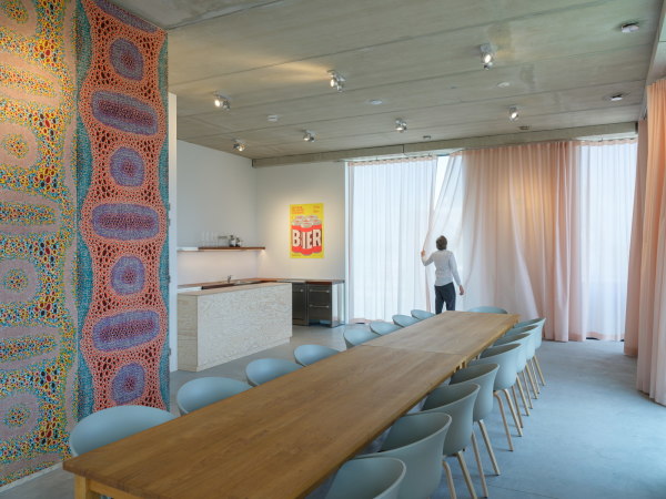 B�robau in Amsterdam von Thonik und MMX