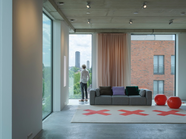 B�robau in Amsterdam von Thonik und MMX