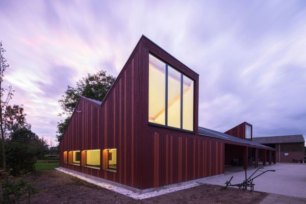 Scheune mit Pool bei Tilburg von Jan Couwenberg