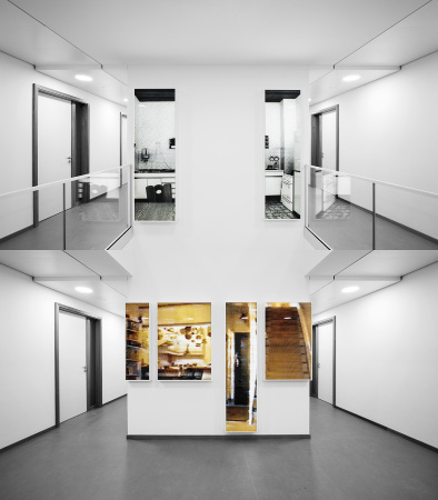 Kunst am Bau kommt von den Berliner Knstlerinnen Francisca Gmez und Alexandra Spiegel.