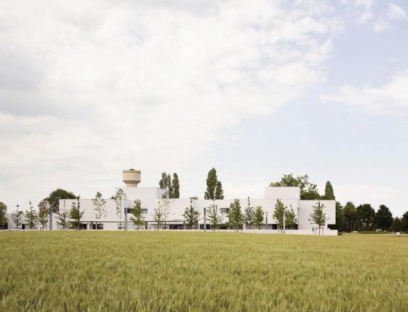 Schule von Dominique Coulon bei Orl�ans