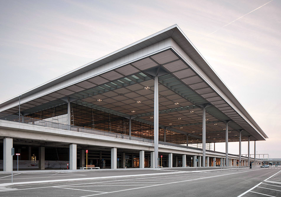 Jetzt aber!
 - Flughafen Berlin Brandenburg von gmp