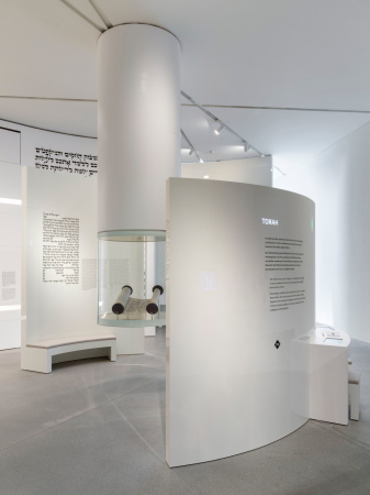 Neue Dauerausstellung im Jdischen Museum von Chezweitz und Hella Rolfes Architekten