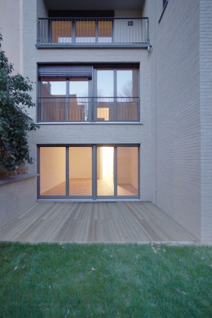 Wohnhaus im Berliner Hinterhof von wolff:architekten