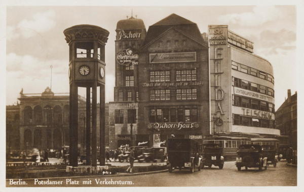 Unbekannter Fotograf, Bildpostkarte Potsdamer Platz mit Verkehrsturm, Berlin, 1930