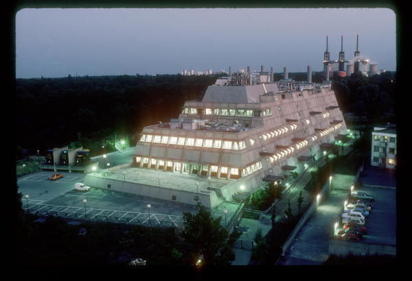 Zentrale Tierlaboratorien Berlin, 1984