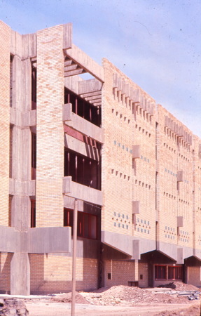 Aula der Mustansiriyah-Universitt in Bagdad, um 1968, Kahtan Awni und Lech Robaczynski