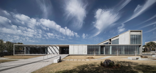 Kulturzentrum bei Tel Aviv von A. Lerman Architects