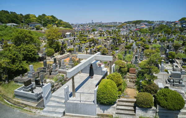 Grabanlage in Yokohama von Takeshi Hosaka Architects