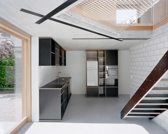 Anerkennung: Das schiefe Haus in Jonschwil, Schweiz von Lukas Lenherr Architektur (Zrich)