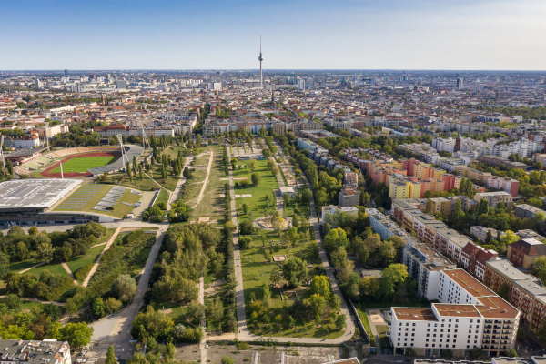 Der erste Teil des Mauerparks entstand in den 90er Jahren im ehemaligen Grenzraum zwischen Ost- und West-Berlin. Im Sommer wurde die Erweiterung fertig.