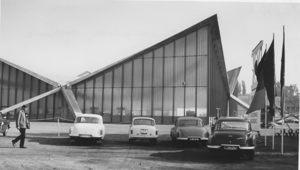 Ausstellungshalle Hyparschale, um 1970.