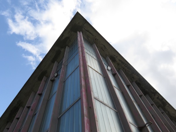 Mit diesem speziellen Sanierungsverfahren kann die St�rke der Dachplatte bei sieben Zentimetern bewahrt bleiben.