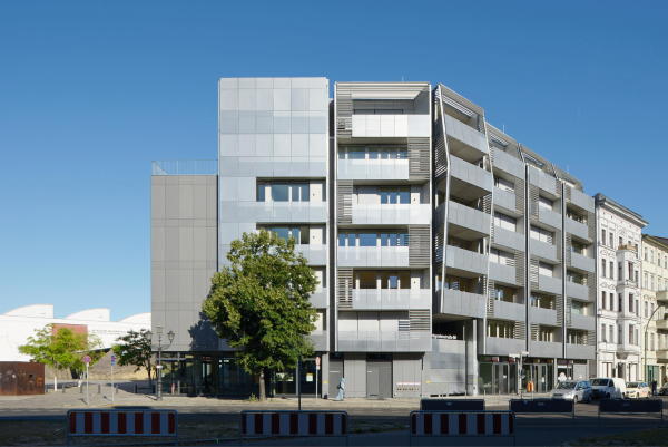 1. Preis: Metropolenhaus Am Jdischen Museum in Berlin von bfstudio (Berlin)