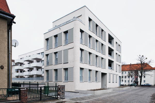 Anerkennung: Wohnanlage Gropiusalle in Dessau von Heide&Beckerath (Berlin)