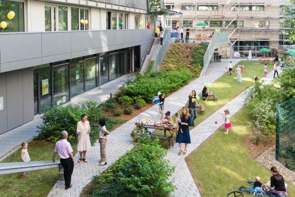 1. Preis: Metropolenhaus Am J�dischen Museum in Berlin von bfstudio (Berlin)