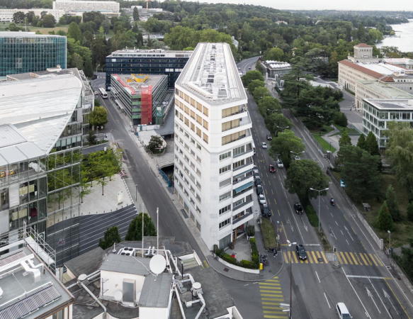 Wohnhausaufstockung von Lacroix Chessex in Genf