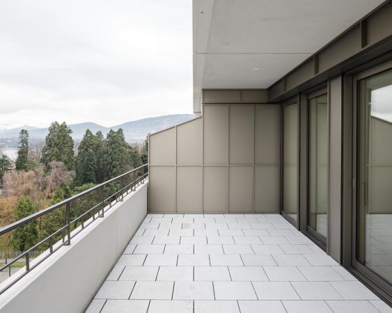 Balkon im achten Stock