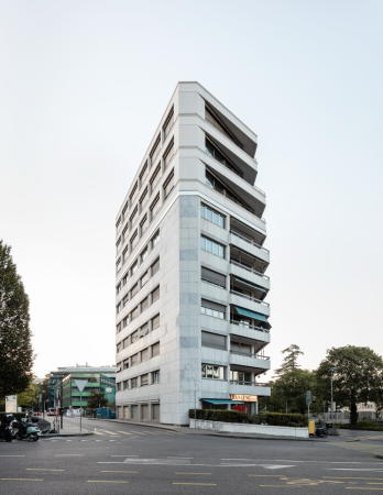 Wohnhausaufstockung von Lacroix Chessex in Genf