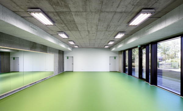 Sporthalle in R�sselsheim von Loewer + Partner