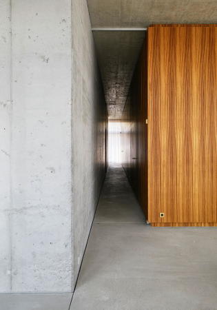 Auszeichnung: Haus an der Spree von Tanja Lincke Architekten (Berlin), Bauherren: Tanja Lincke und Anselm Reyle