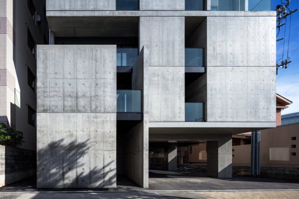 Mehrfamilienhaus von Takuya Hosokai