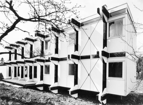 Haus Mayer-Kuckuk mit seinen markanten Aussteifungen aus achtfach verleimtem Mehrschichtholz, 19651967