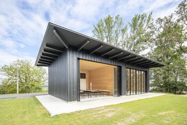 Golf-Clubhaus im Elsass von DeA architectes