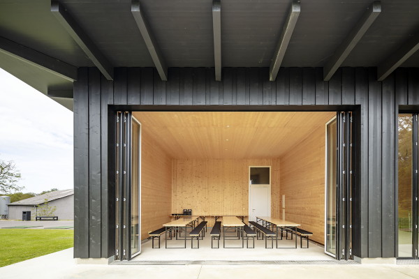 Golf-Clubhaus im Elsass von DeA architectes