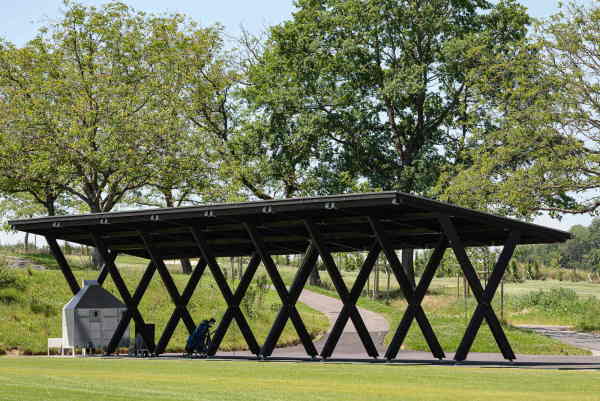 Golf-Clubhaus im Elsass von DeA architectes