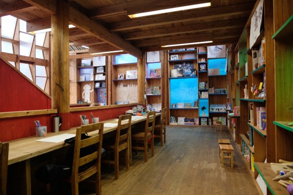Gemeinschaftliches Dorfhaus mit Bibliothek im S�den Chinas