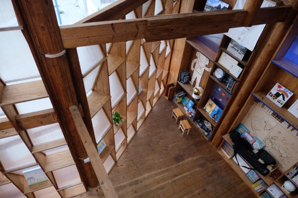 Gemeinschaftliches Dorfhaus mit Bibliothek im S�den Chinas