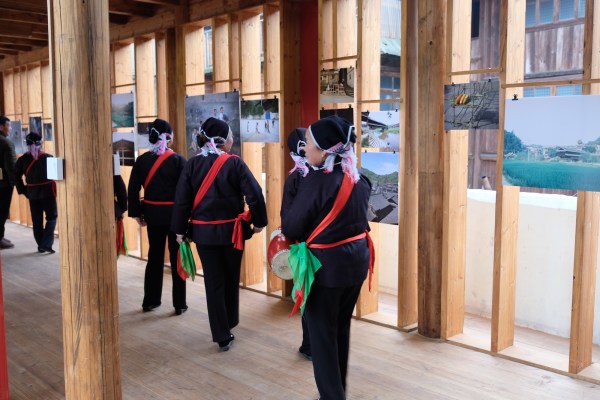 Gemeinschaftliches Dorfhaus mit Bibliothek im S�den Chinas