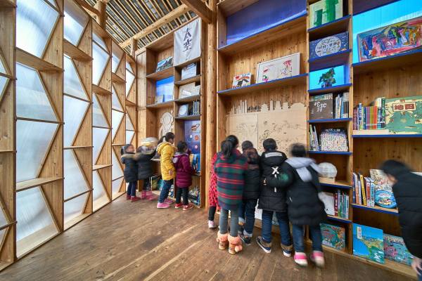 Gemeinschaftliches Dorfhaus mit Bibliothek im Sden Chinas