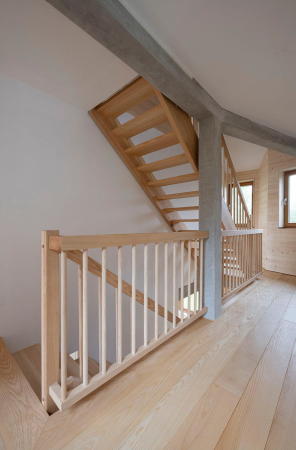 Der Kontrast der unterschiedlichen Konstruktionen bleibt stets sichtbar.