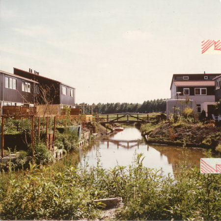 Van den Broek and Bakema. Wohnviertel Tanthof, Integration von Wasser, Parkplatz, Flachbau, 1975-1981.