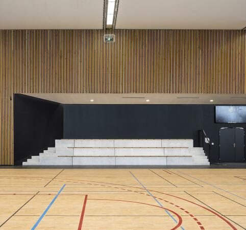 Sportzentrum mit Grnanlage in Paris von archi5