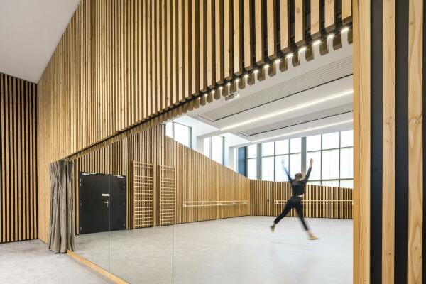 Sportzentrum mit Grnanlage in Paris von archi5