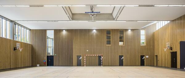 Sportzentrum mit Grnanlage in Paris von archi5