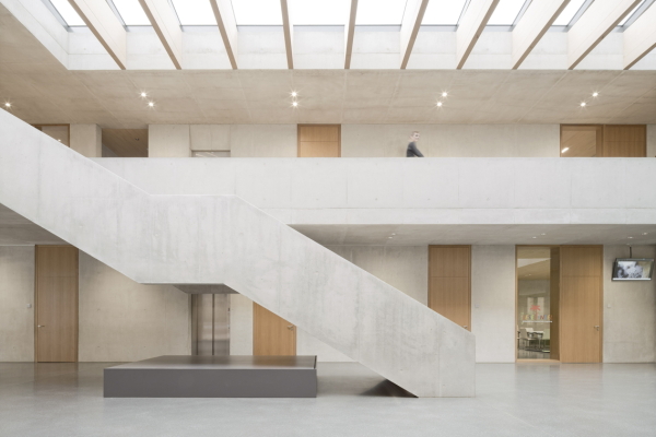 Schulerweiterung in Augsburg von jasarevic architekten