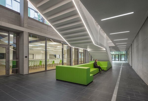 Schule von Ackermann + Renner in Kln